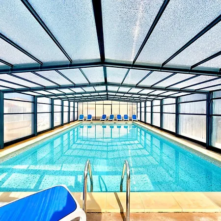 Le Petit Mas, 5 Pers Piscine A * كالفيسون